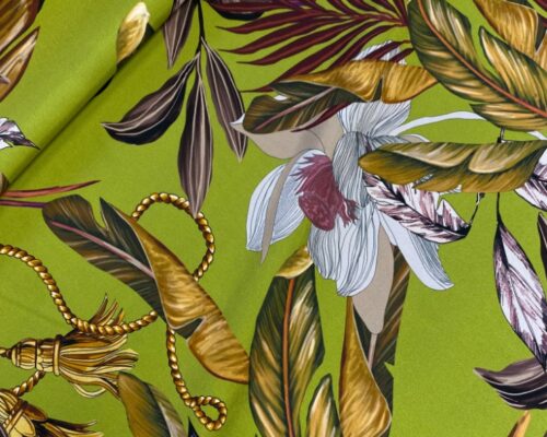 Matase naturala verde imprimata cu model floral cu frunze verzi si ciucuri aurii
