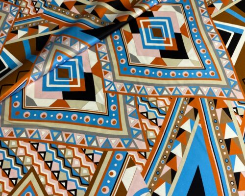 Matase naturala Emilio Pucci imprimata cu motive geometrice bleu cu maro