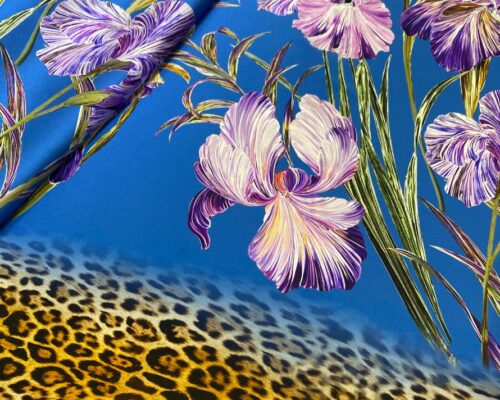 Matase naturala albastra imprimata cu bordura animal print si floride iris