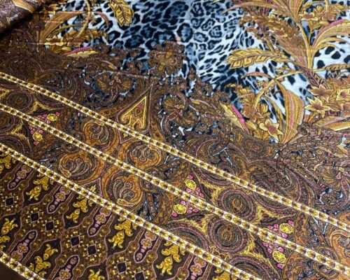 Matase naturala Roberto Cavalli cu bordura aurie Rococo si anima print leopard alb cu negru